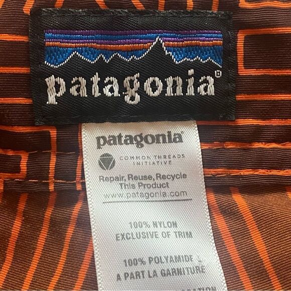 Patagonia Wavefarer Orange and Brown Letter Design Board Shorts Size 34 - Picture 3 of 12